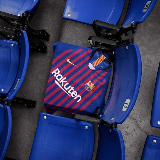 Áo đá banh của Barcelona do Nike sản xuất mùa giải 2018-19