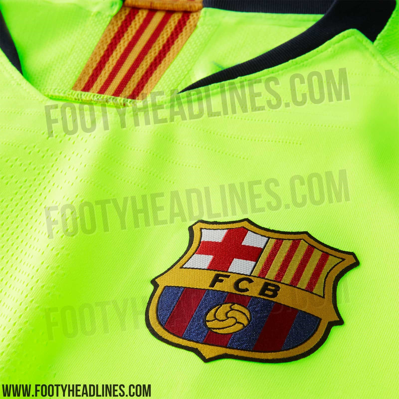 Logo của CLB Barcelona trên chiếc áo
