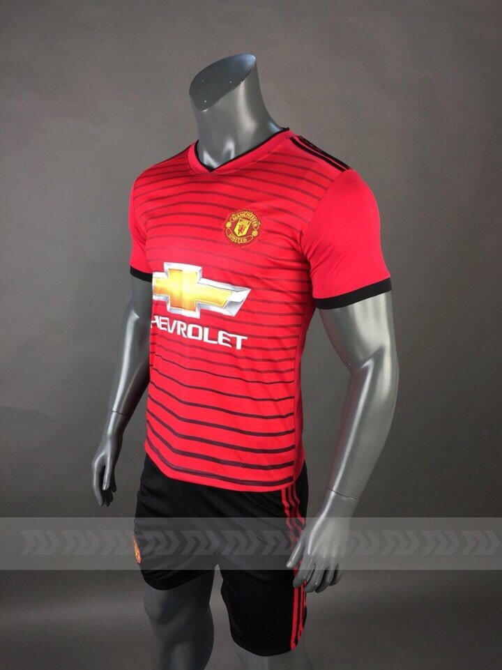 Mẫu quần áo bóng đá của Manchester United 2018-19 của shop Hạnh Phúc Sport. 