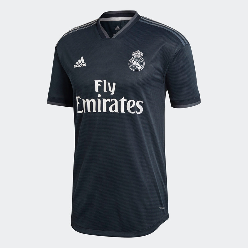 mẫu quân áo bóng đá sân khách real madrid 2019-2020 (2)